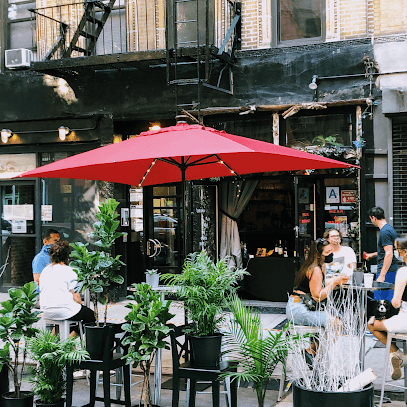 142 Sullivan Bar in SoHo